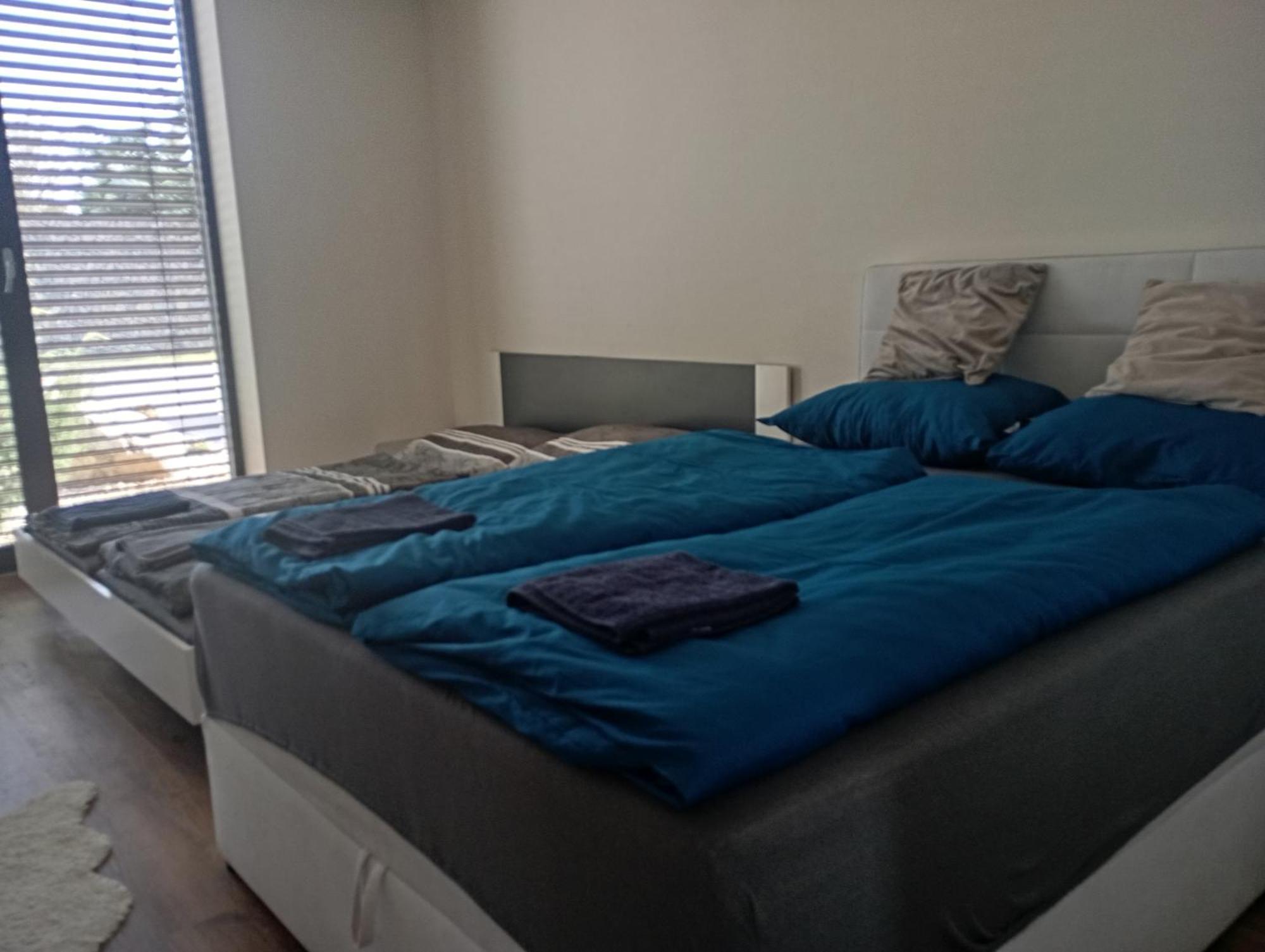 Moderni Pokoj S Parkovanim Zdarma Brno Buitenkant foto